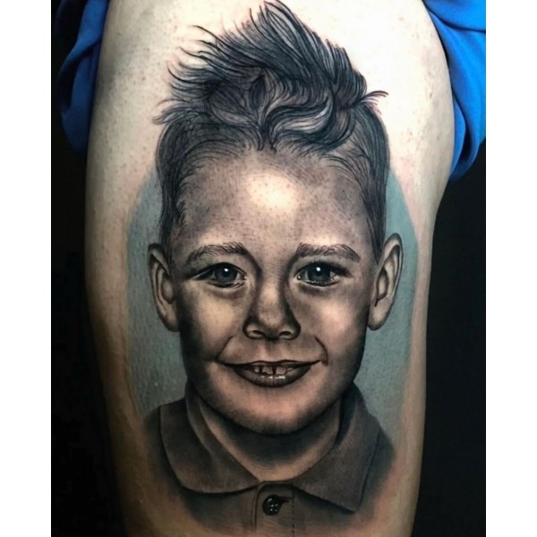 Tatuaje realista niño - Dani Herrero